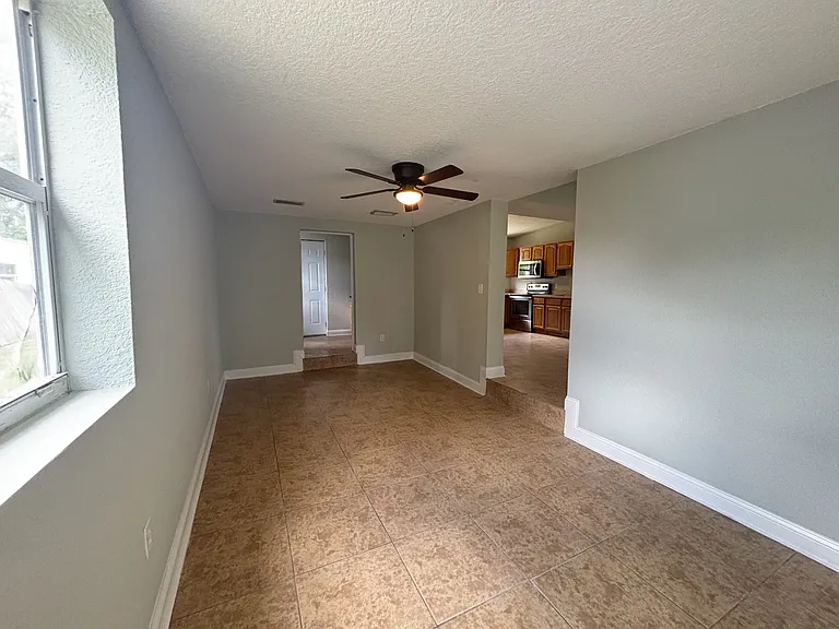 10615 Biscayne Blvd — Photo 14