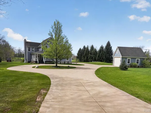 2164 E Allen Rd, Howell, MI 48855