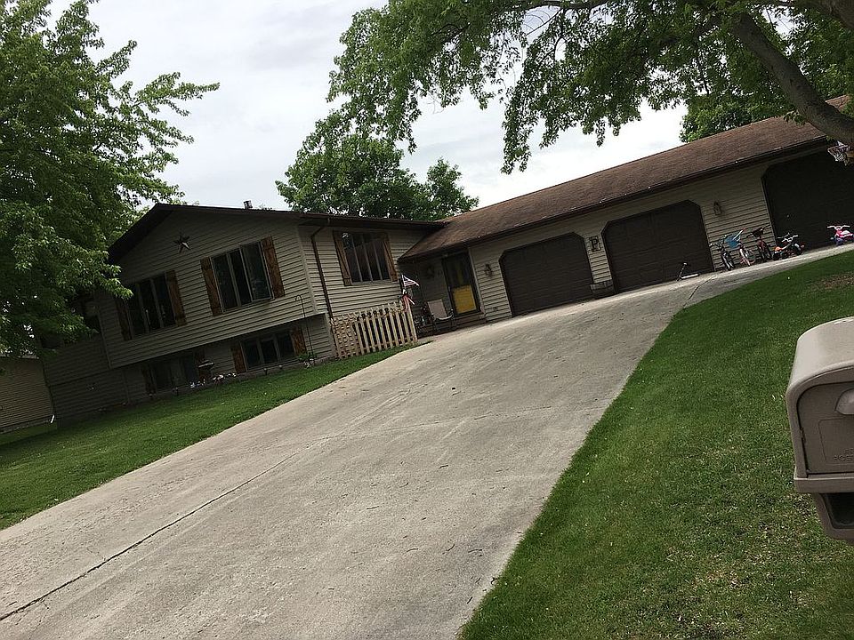 5 bed/ 2 bath split level