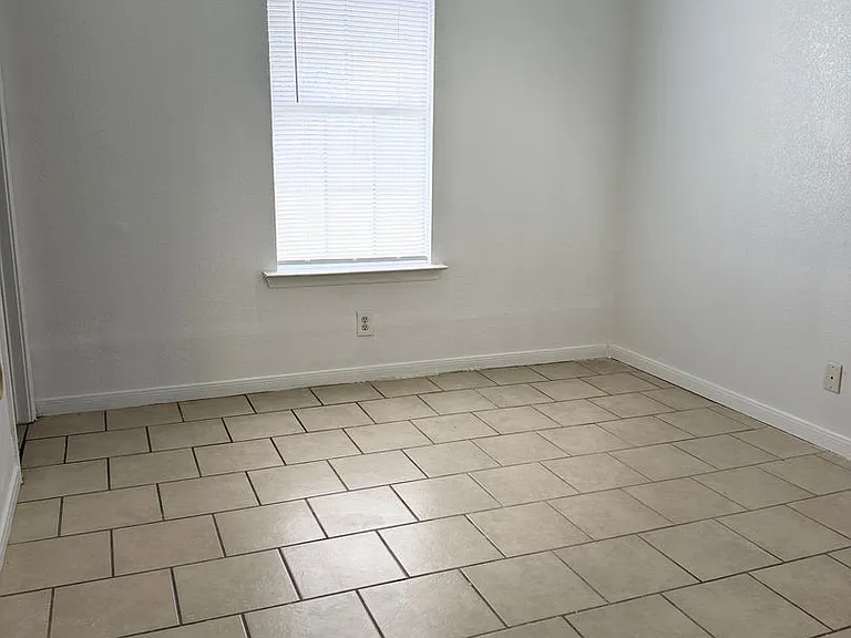 1107 Circle M Dr — Photo 18