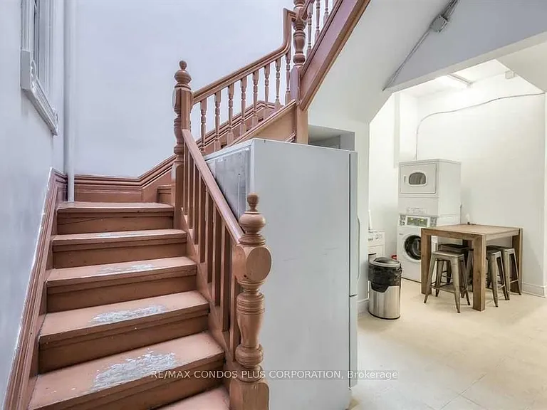 324 Spadina Ave #B — Photo 14