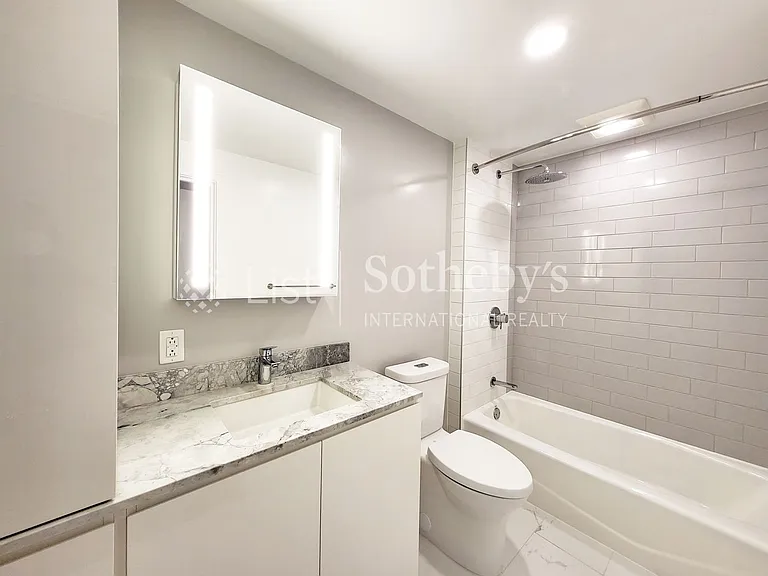987 Queen St #806 — Photo 6