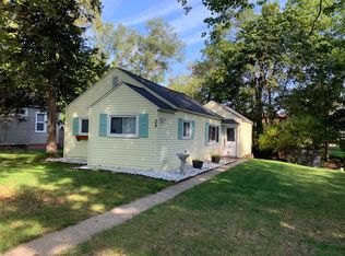 718 Chene Dr, Kalamazoo, MI 49008