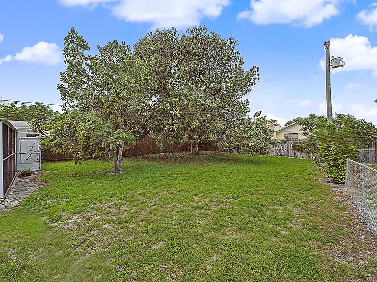 301 SE 21st Ave — Photo 35