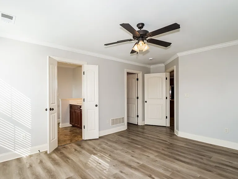5823 Bedford Pl — Photo 9