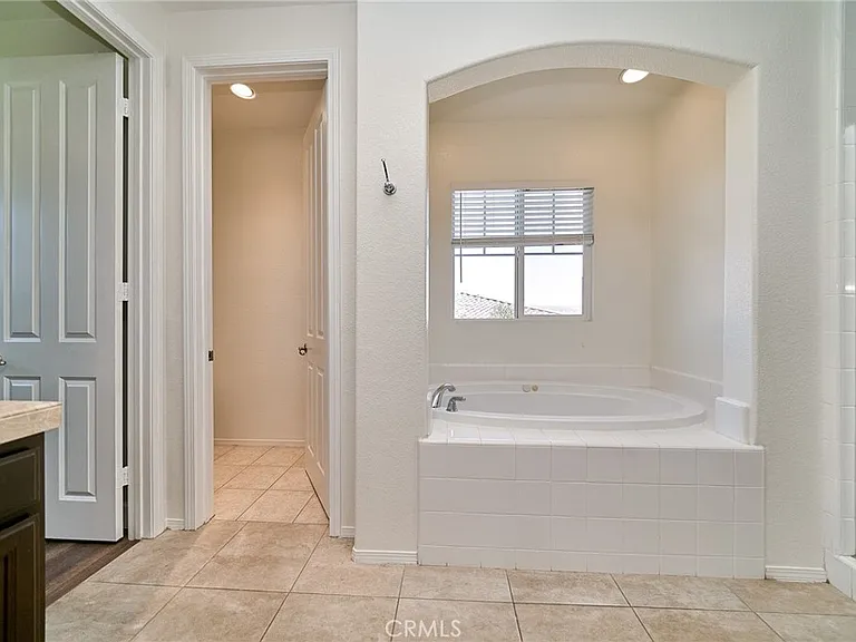 8827 Soothing Ct — Photo 35