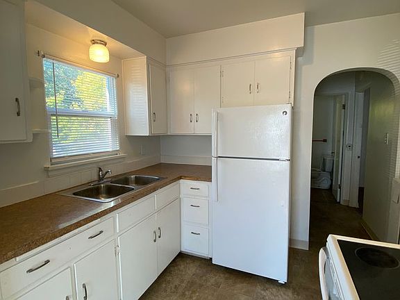 5th image of 422 E Terry St
