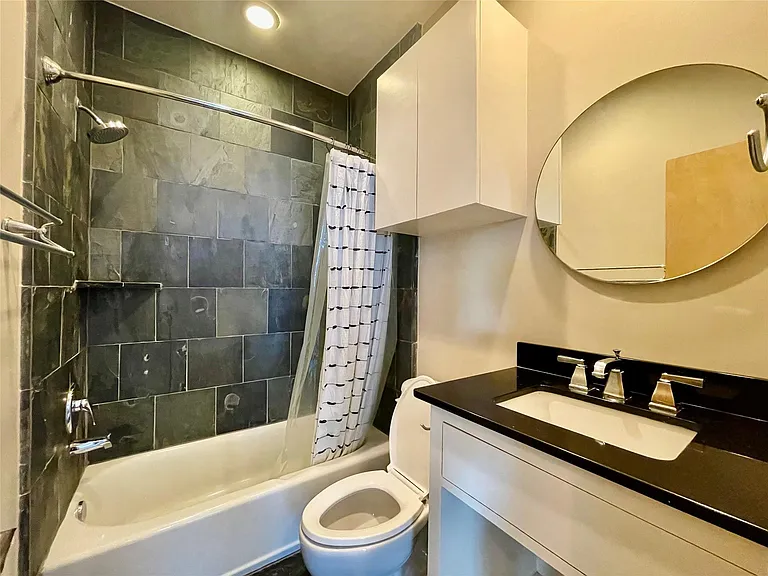 954 Patterson St — Photo 14
