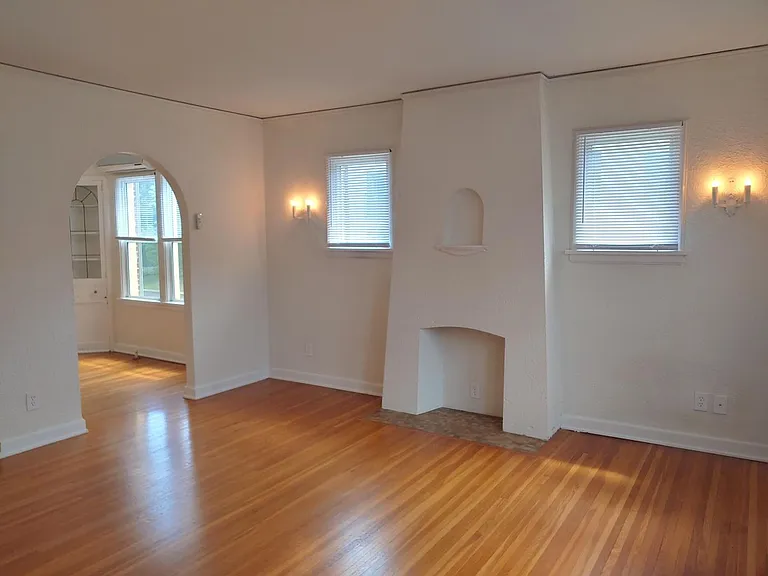 2817 Xerxes Ave S — Photo 2