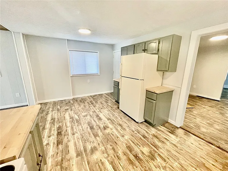 223 E Filbert St — Photo 26