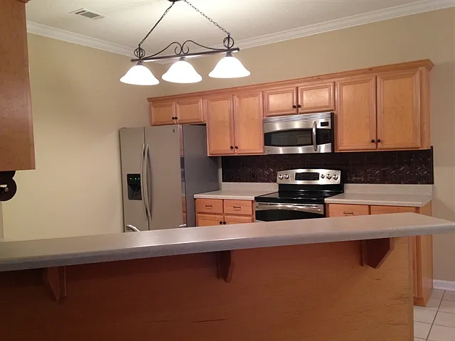 4 bed, 2.0 bath, 1791 sqft, $2,450 — Photo 3