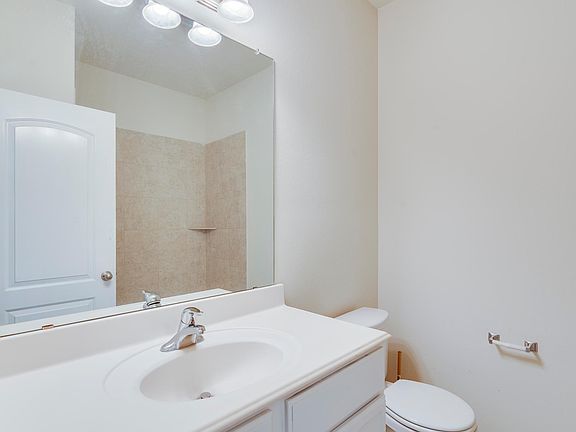 3rd image of 13033 Tobin Dr