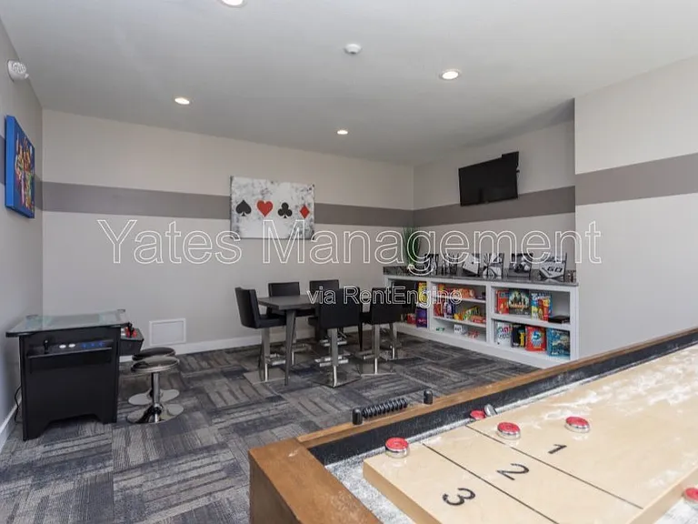 115 Colonial Dr — Photo 20