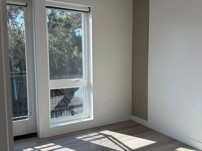 Rainford Apartments — Photo 112