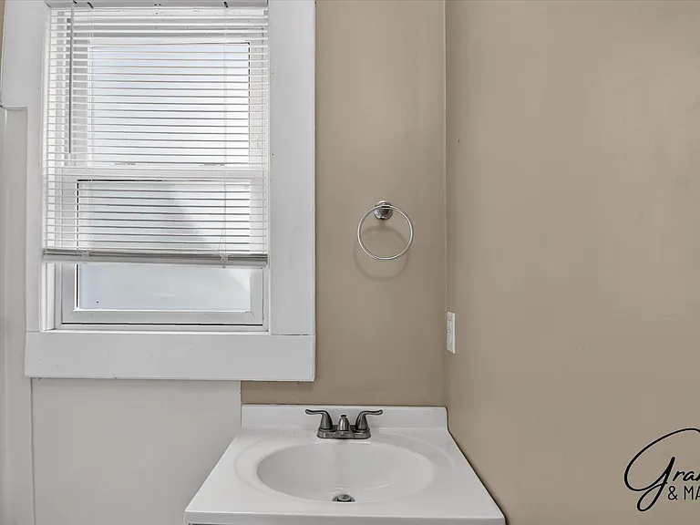 1943 W Bethune - 1943 Rock City LLC — Photo 11