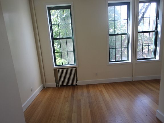5th image of 49 Menahan St APT 2L