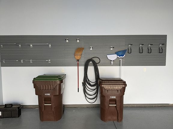 2 Car Garage - Wall storage