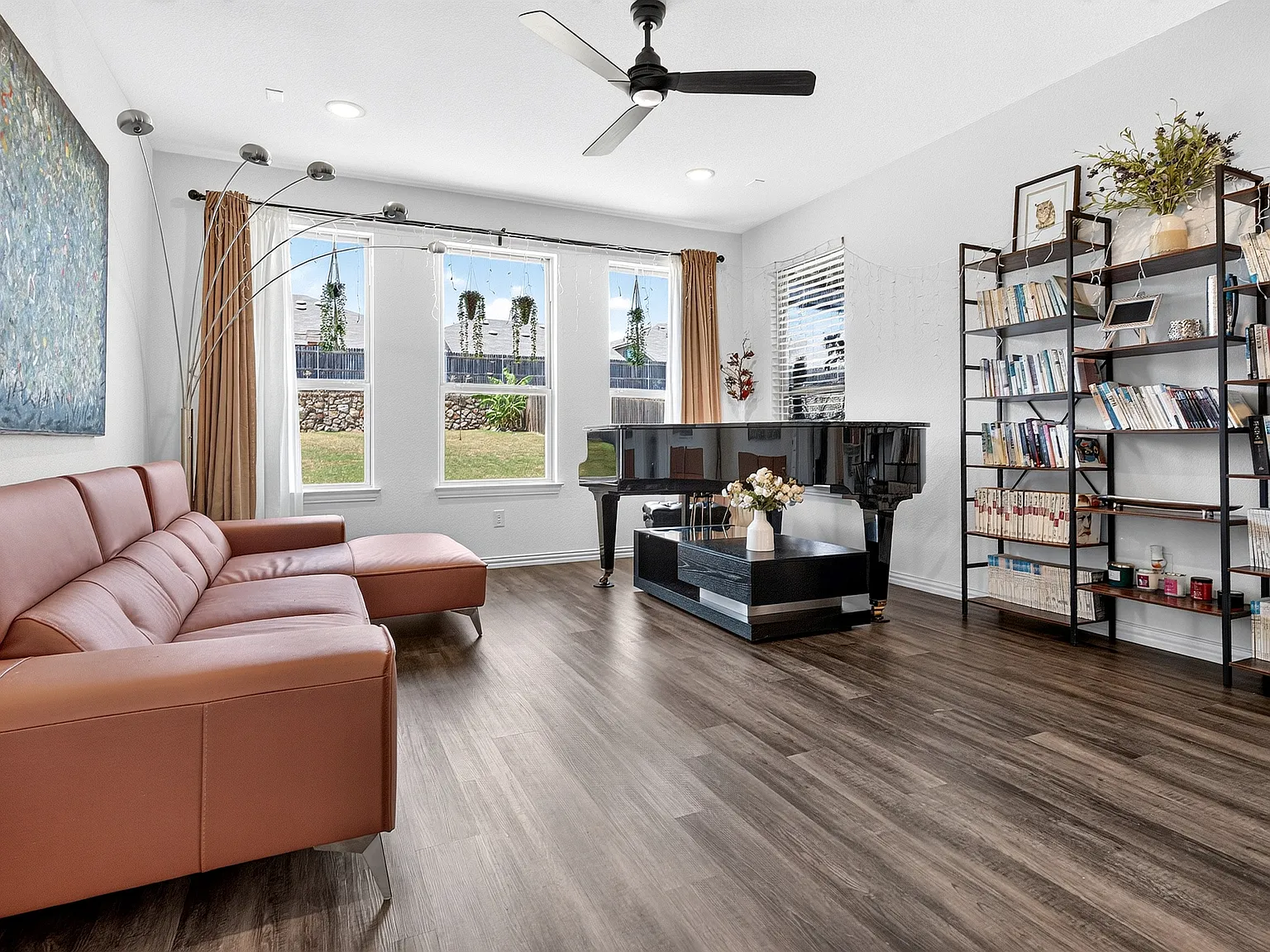 3 bed, 2270 sqft, $2,600 — Photo 4