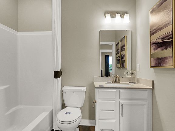 4th image of 3063 Sharon Cir