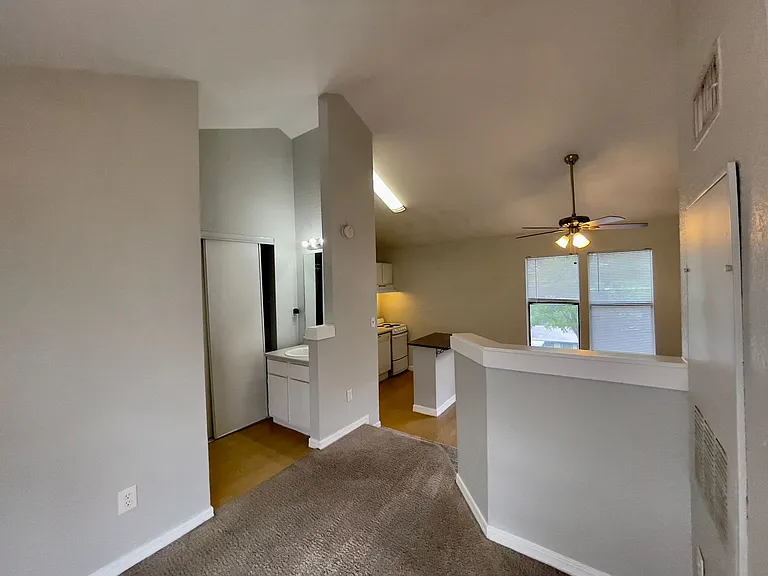 513 S Park Dr — Photo 7