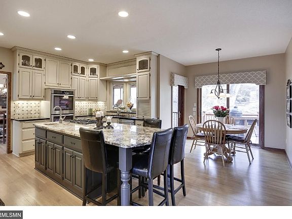 5th image of 3865 Bridgewater Dr