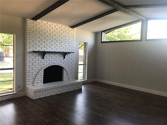 5th image of 2706 Robin Hill Ln