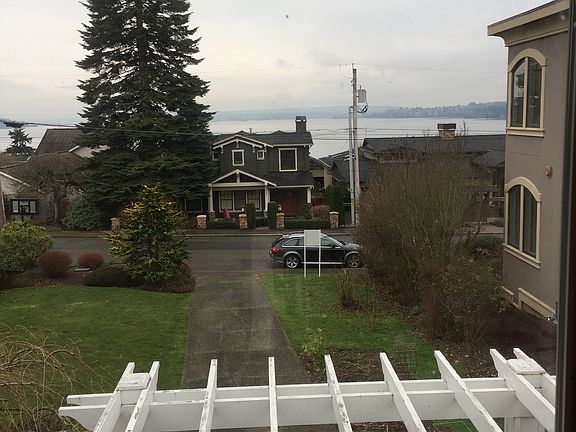 5th image of 406 8th Ave W