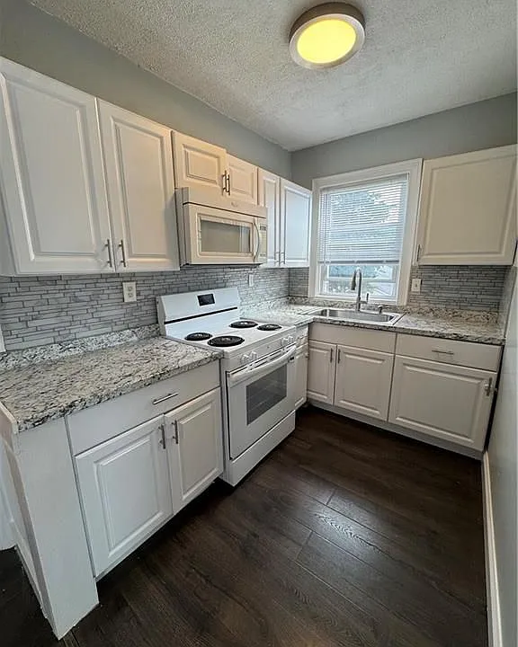 17 Booth Ave #2
