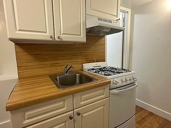 3rd image of 221 E 32nd St #2