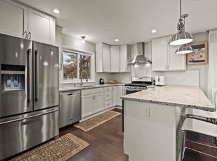 3420 W Picardy Ct, Mequon, WI 53092