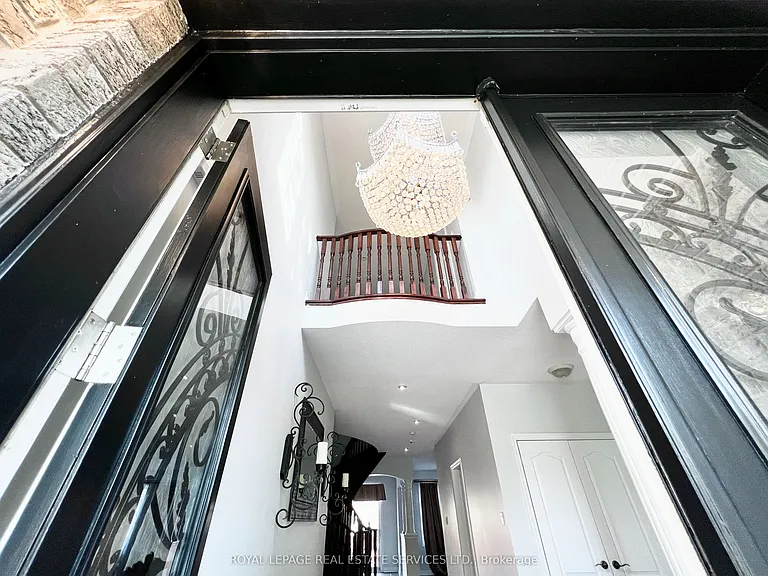 3306 Fox Run Cir — Photo 4