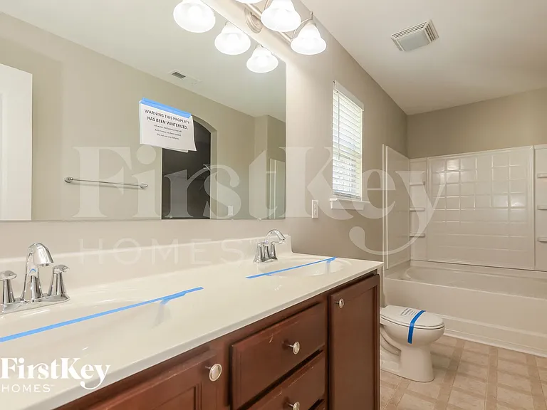 8008 April Ln — Photo 8