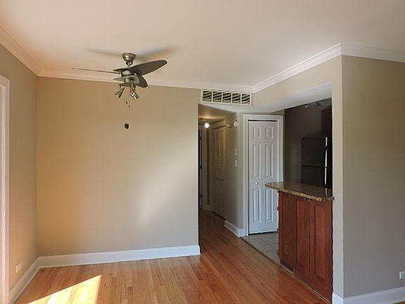 5th image of 10113 Old Orchard Ct Unit 301