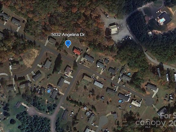 2nd image of 5032 Angelina Dr