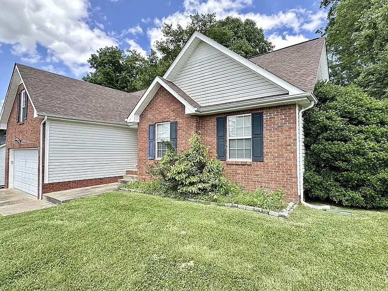 1641 Cedar Springs Cir — Photo 2