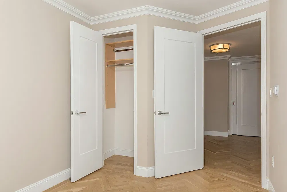 305 East 86th Street — Photo 4