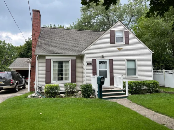 1522 Roseland Ave, Kalamazoo, MI 49001
