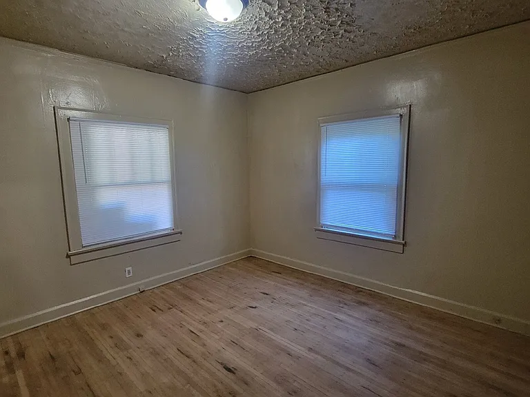 3929 N Kenwood Ave — Photo 6