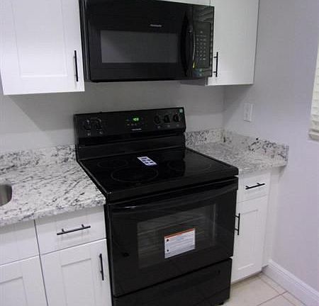 4th image of 1505 SE Royal Green Cir #203-U203