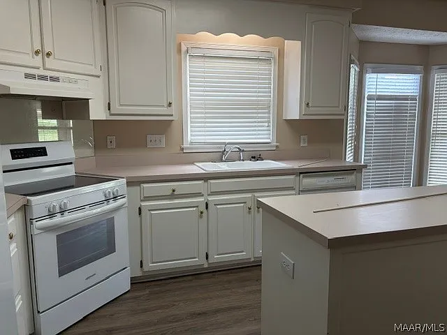 9132 Green Chase Dr — Photo 8