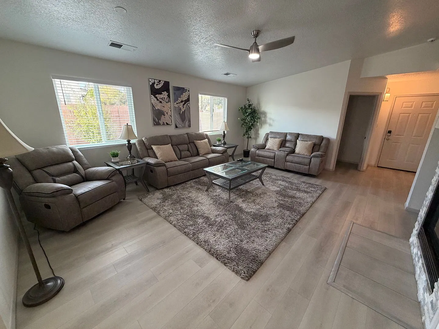 Furnished 3 Bedroom + Office — Photo 3