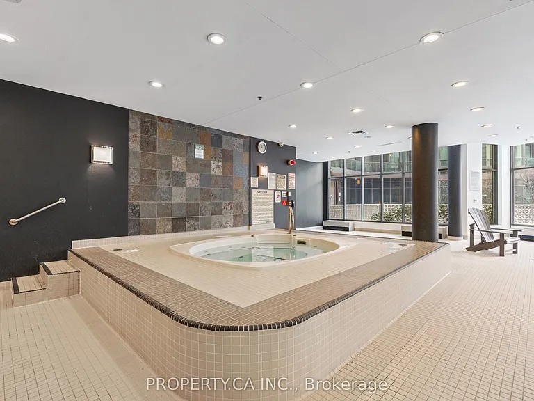 231 Fort York Blvd #223 — Photo 27
