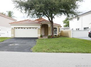 19930 NW 83rd Ave, Hialeah, FL 33015