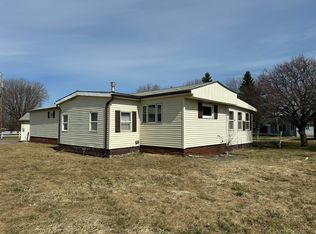 4 East Rd, Burke, NY 12917