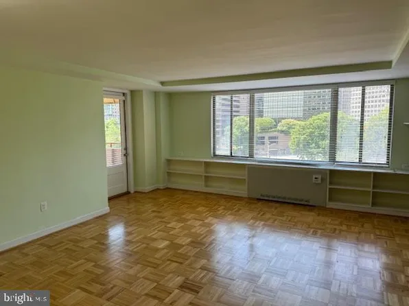 1111 Arlington Blvd APT 818, Arlington, VA 22209