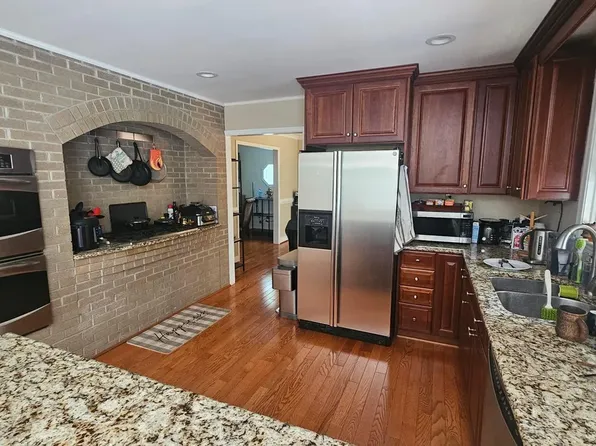 114 Norwood Pl, Sterling, VA 20164