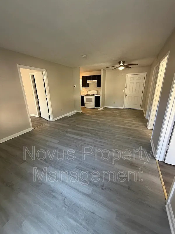 3 bed, 2.0 bath, 875 sqft, $1,025 — Photo 3