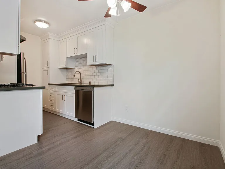 848 7th Street in Santa Monica - steps to Montana Ave! — Photo 6