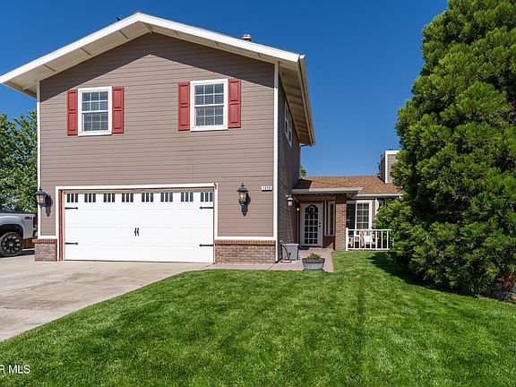 3rd image of 1370 Tanglewood Dr