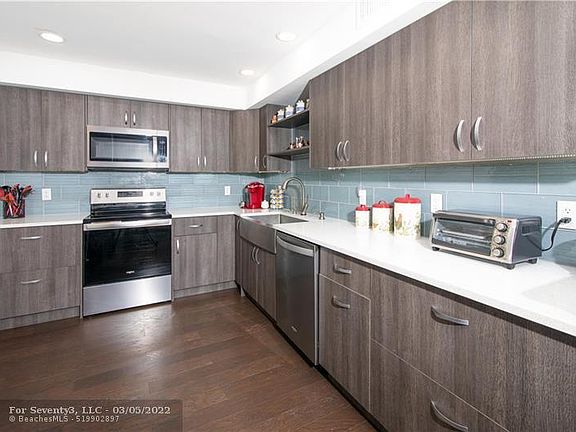 3rd image of 4221 W Palm Aire Dr APT 206